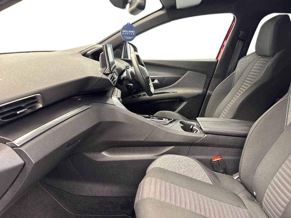 2024 Peugeot 3008 - image 2