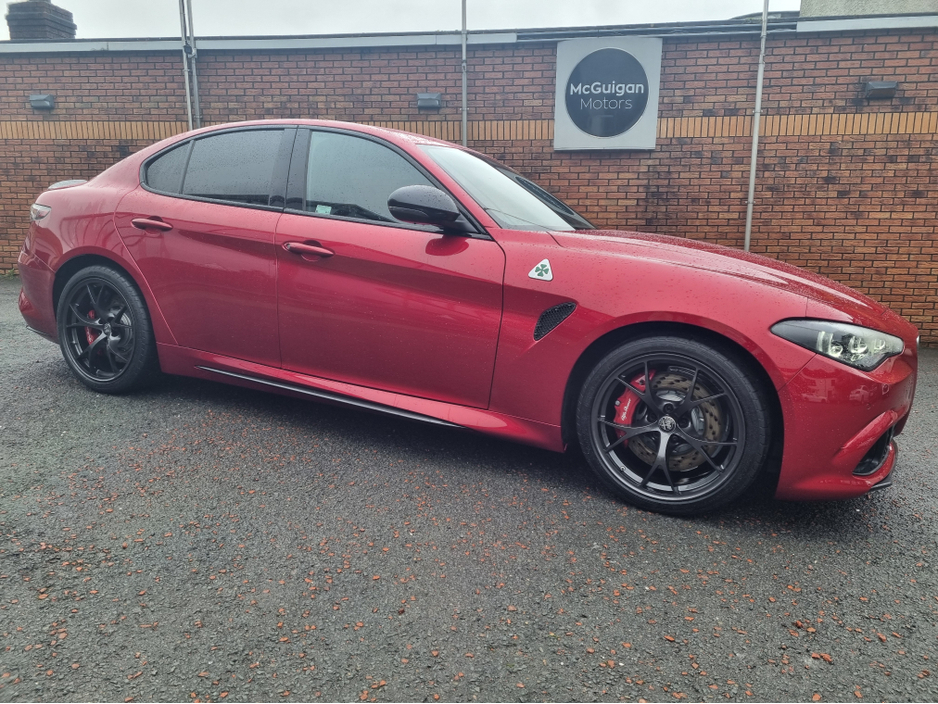 2025 Alfa Romeo Giulia V6 BI-TURBO QUADRIFOGLIO