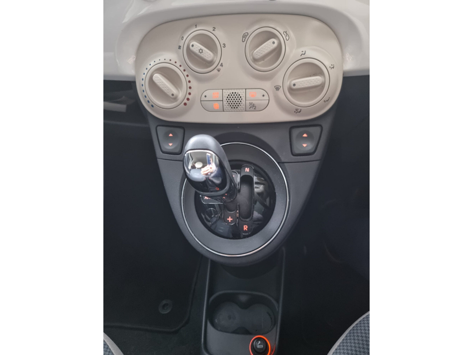 2015 Fiat 500 - image 11