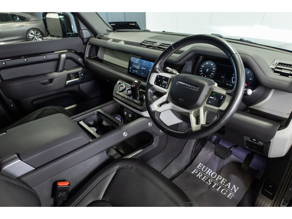 2023 Land Rover Defender - image 8