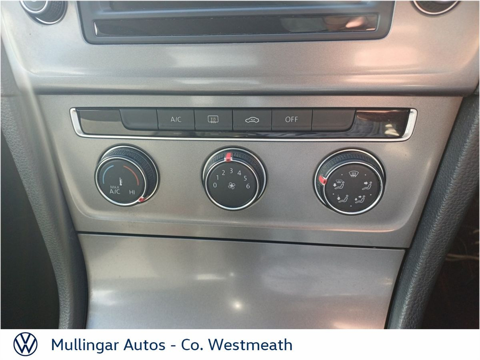 2015 Volkswagen Golf - image 20