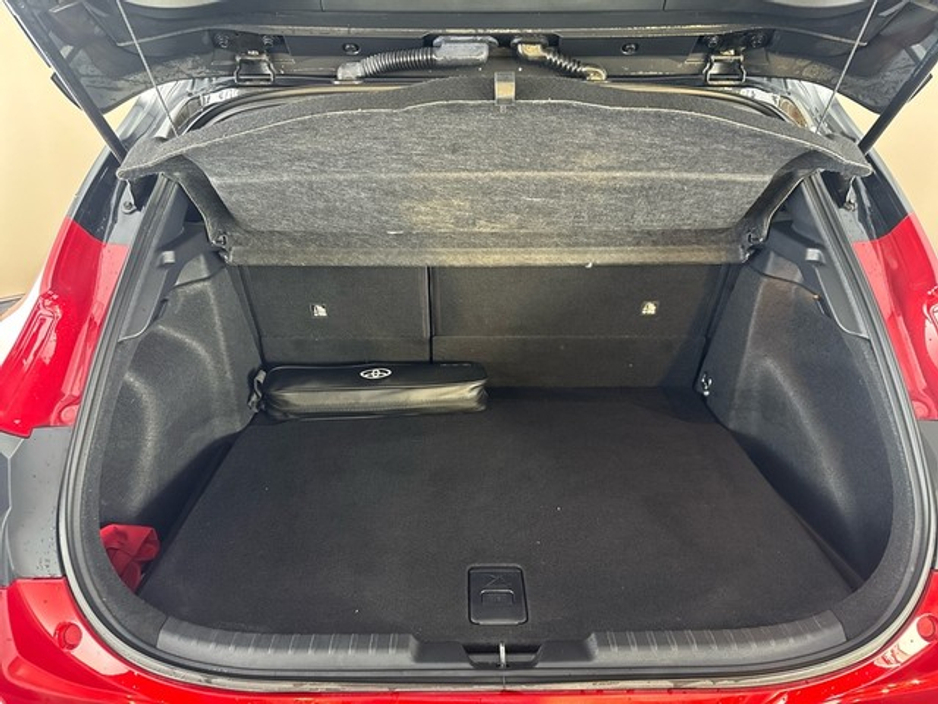 2024 Toyota Corolla - image 10