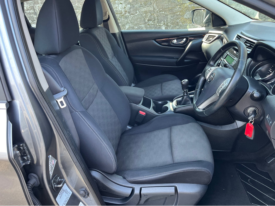 2015 Nissan Qashqai - image 13