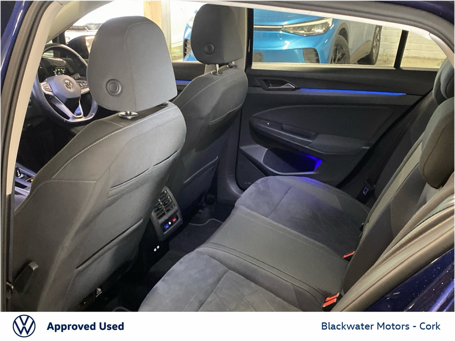 2021 Volkswagen Golf - image 23