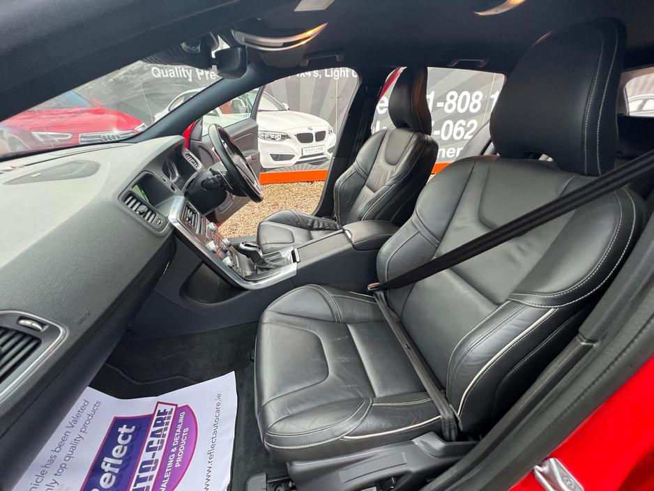 2015 Volvo V60 - image 11