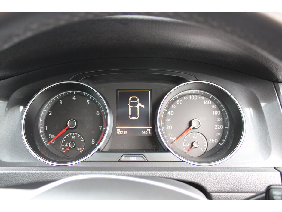 2018 Volkswagen Golf - image 15