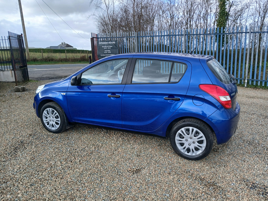 2009 Hyundai i20 - image 8