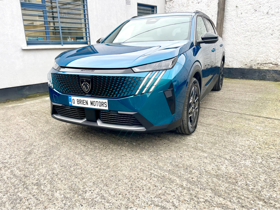 2025 Peugeot 5008 - image 39