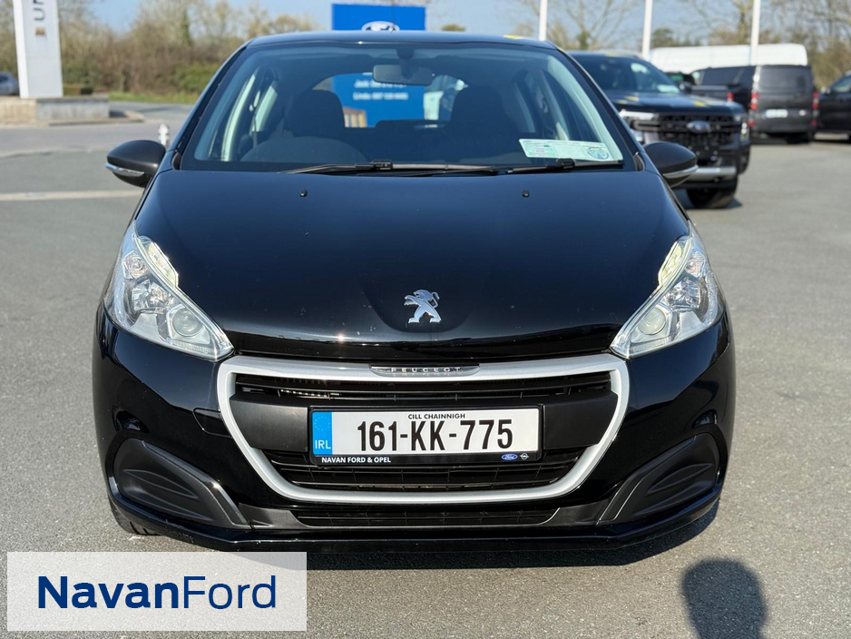 2016 Peugeot 208 - image 4