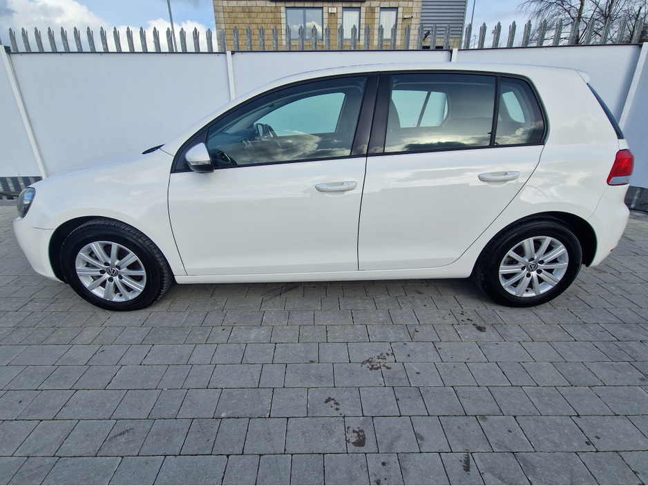 2012 Volkswagen Golf - image 6