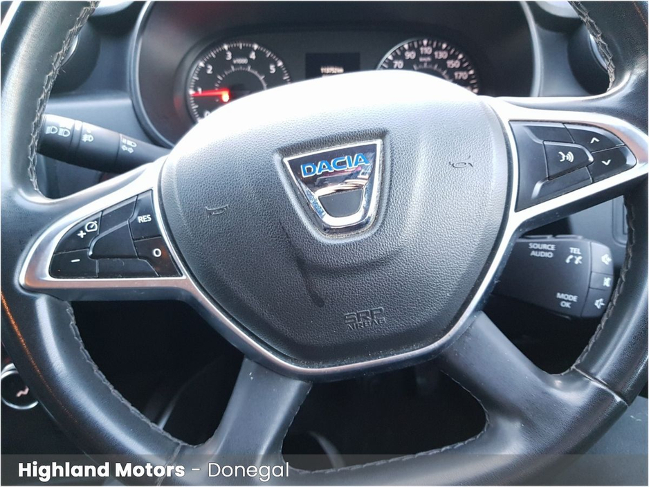 2020 Dacia Duster - image 16