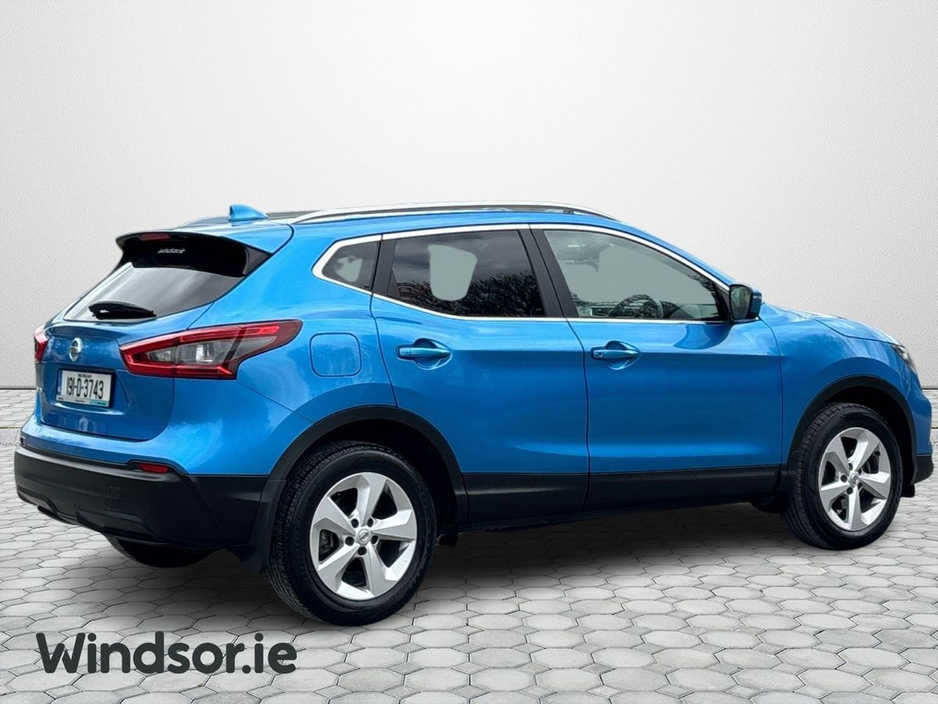 2019 Nissan Qashqai - image 2