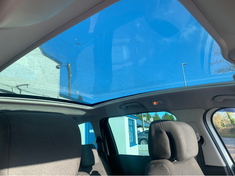 2015 Peugeot 5008 ACTIVE FAMILY 1.6 HDI 4DR €6,000