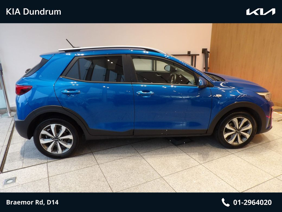 2022 Kia Stonic - image 2