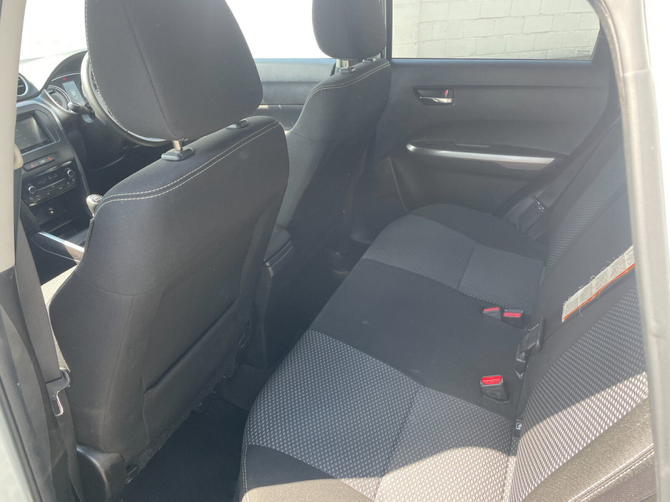 2022 Suzuki Vitara - image 12