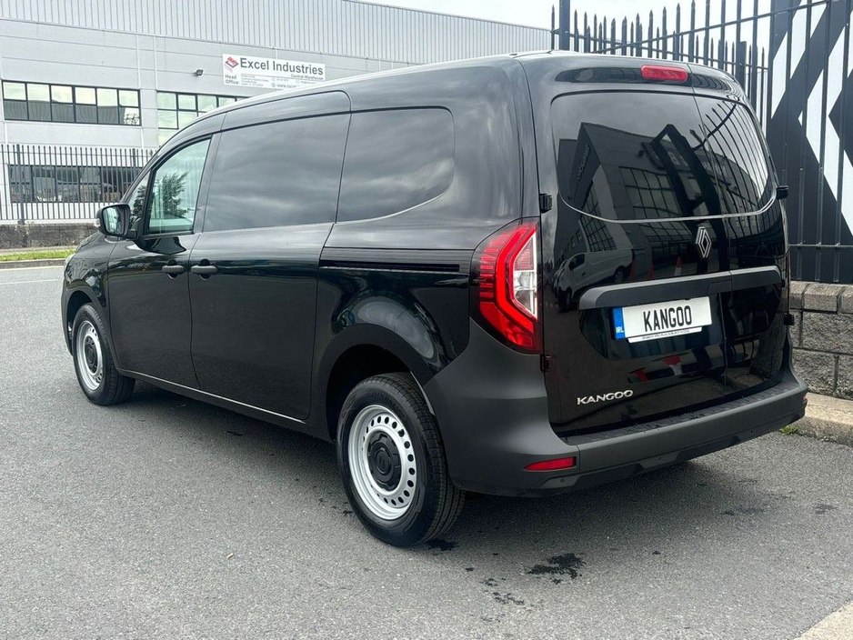 2025 Renault Kangoo - image 3