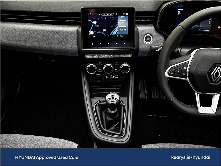 2025 Renault Clio - image 21