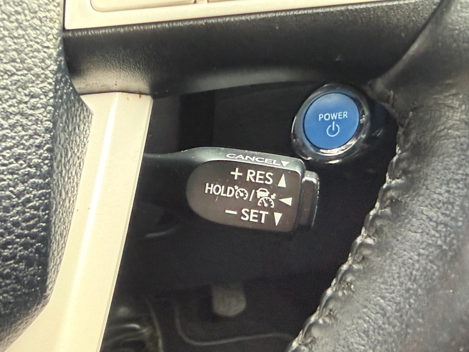 2018 Toyota Prius - image 19