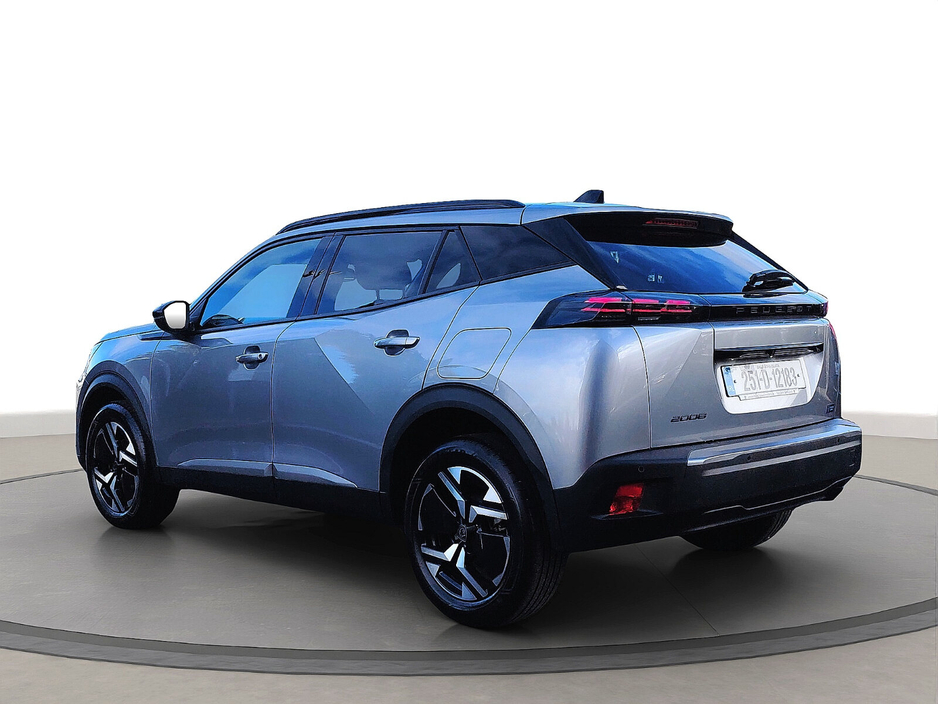2025 Peugeot 2008 - image 13