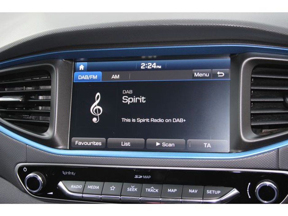 2018 Hyundai Ioniq PREMIUM SE Plug In hybrid €15,950