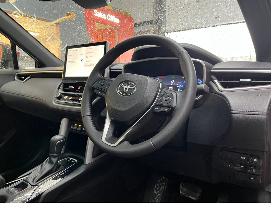 2025 Toyota Corolla - image 9