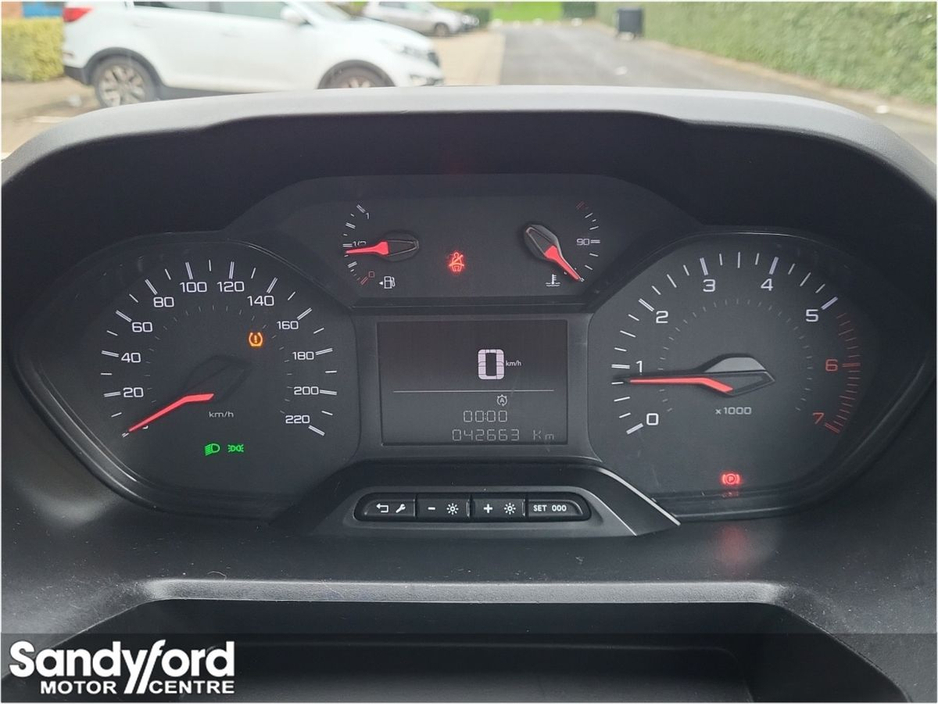 2024 Peugeot Partner PARTNER PRO PLUS1.5 HDI 100 65 €17,845