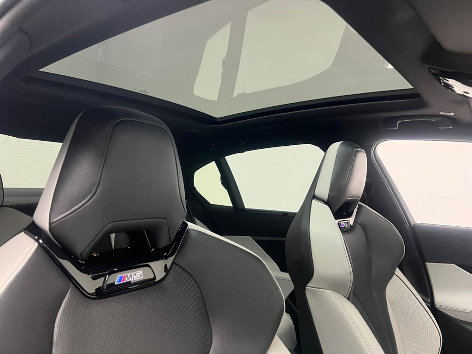 2025 BMW M5 - image 15