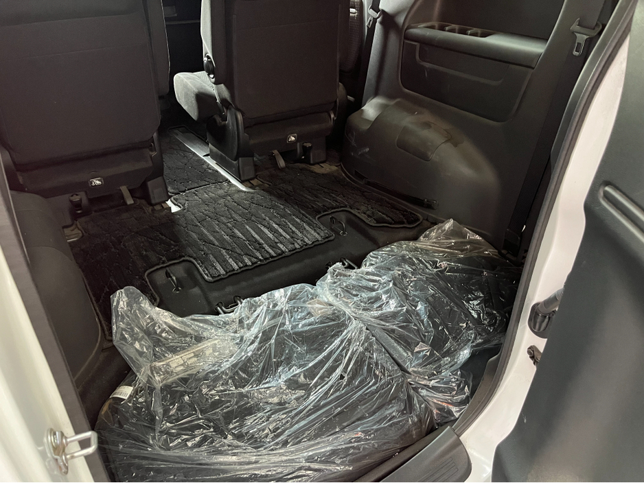 2020 Honda Stepwagon - image 7