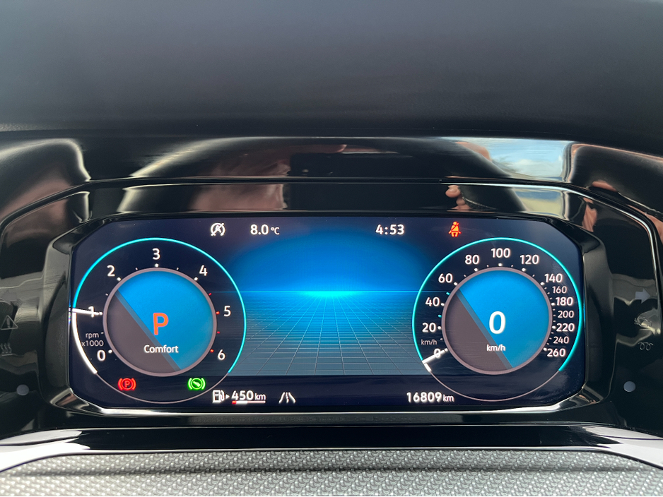 2022 Volkswagen Golf R-LINE AUTOMATIC 2.0 DIESEL //HIGH SPEC//LOW MILES//HEAD UP DISPLAY//HEATED SEATS AND STEERING WHEEL//KEYLESS ENTRY//ADAPTIVE CRUISE CONTROL// €32,950