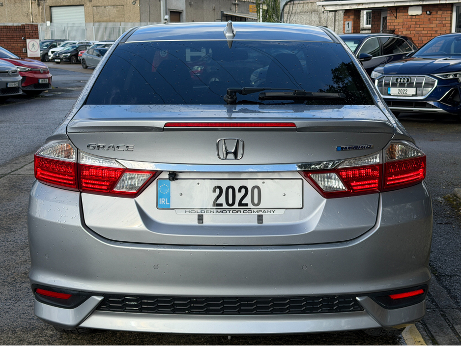 2020 Honda Grace - image 10