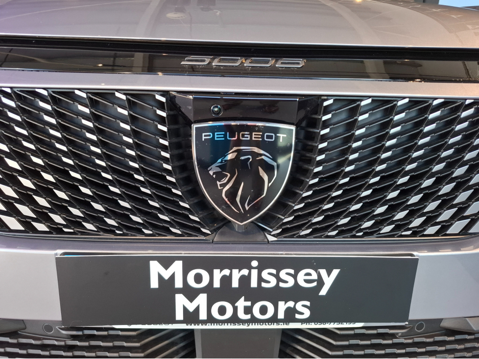 2026 Peugeot 5008 ALLURE 73KWH 210BHP 4DR €51,950