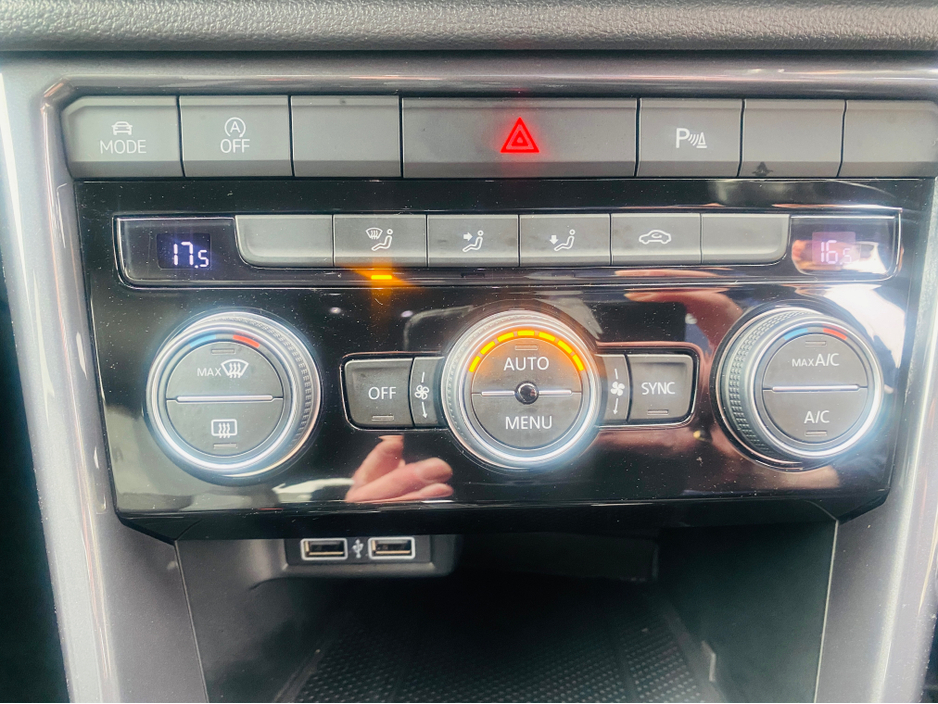 2020 Volkswagen T-Roc - image 17