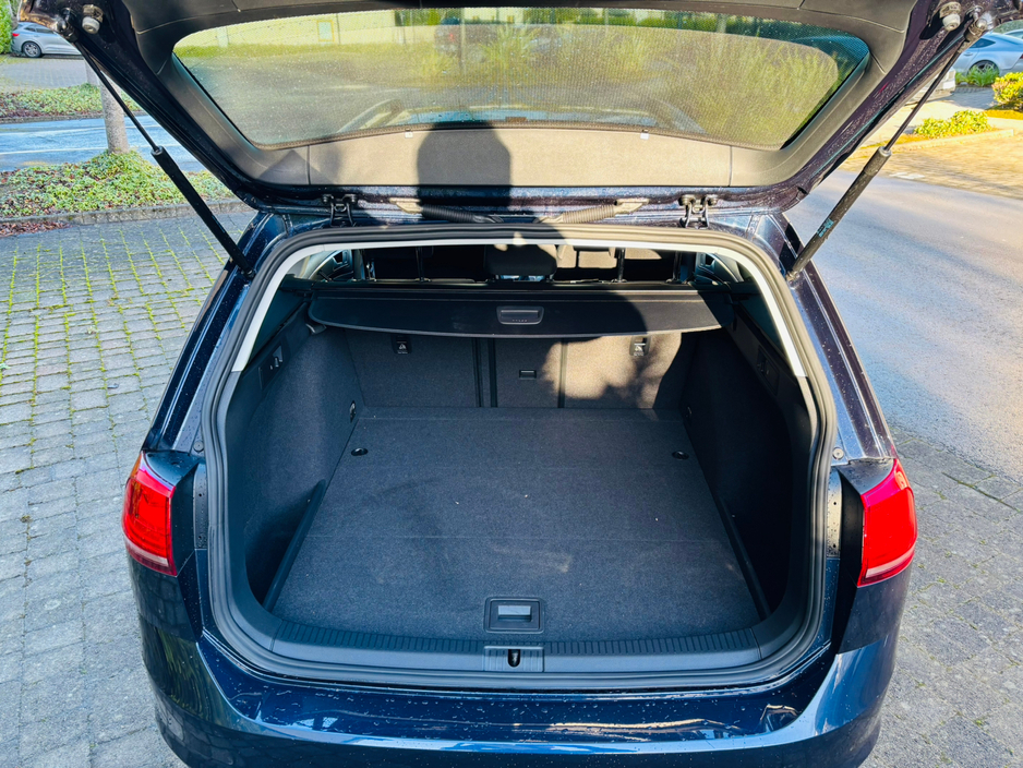 2016 Volkswagen Golf  €12,950