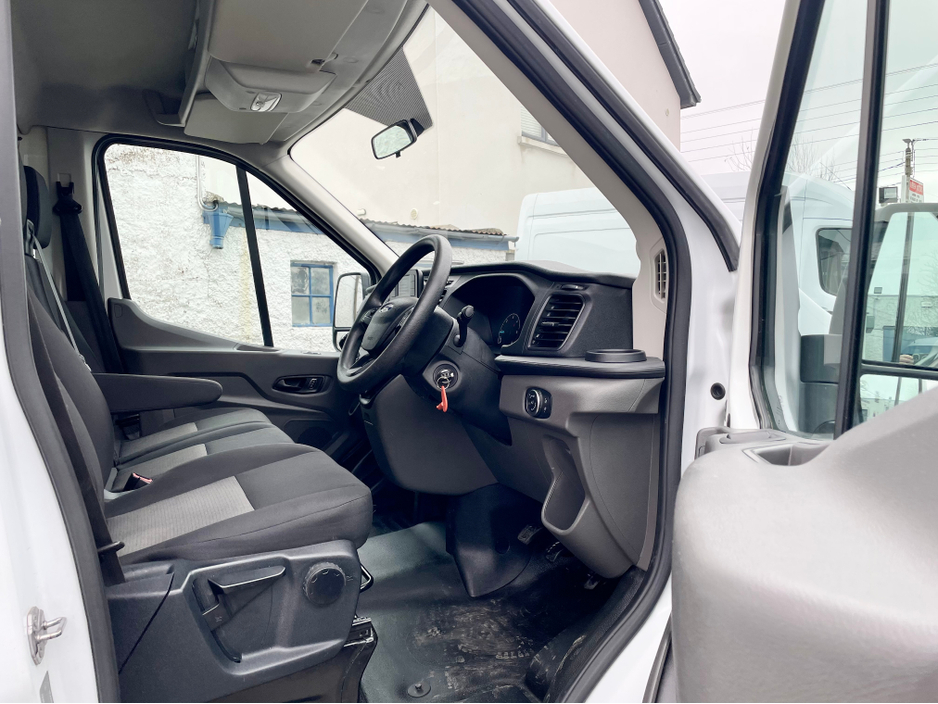 2023 Ford Transit - image 6