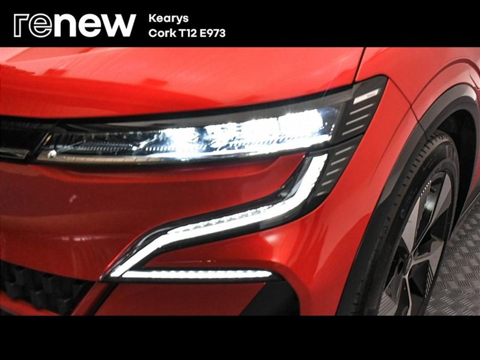 2023 Renault Megane E-Tech - image 15