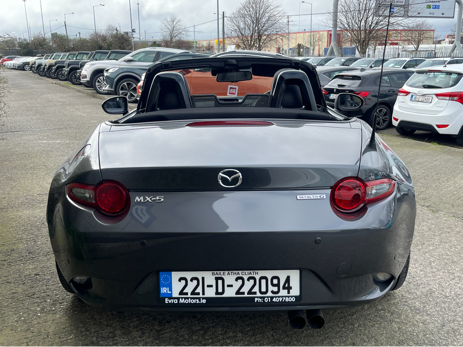 2022 Mazda MX-5 - image 7