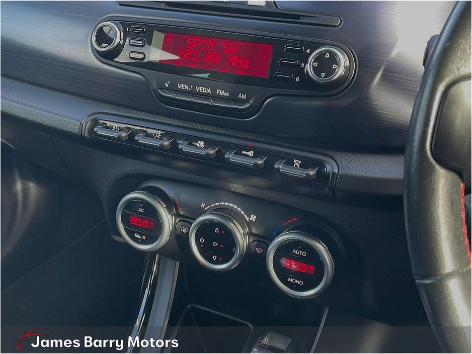 2012 Alfa Romeo Giulietta 2.0 JTDM-2 170 Lusso