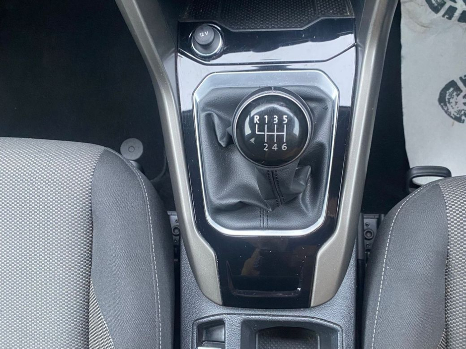 2021 Volkswagen T-Roc Design 1.0 TSI M6F 110HP 5DR €22,995