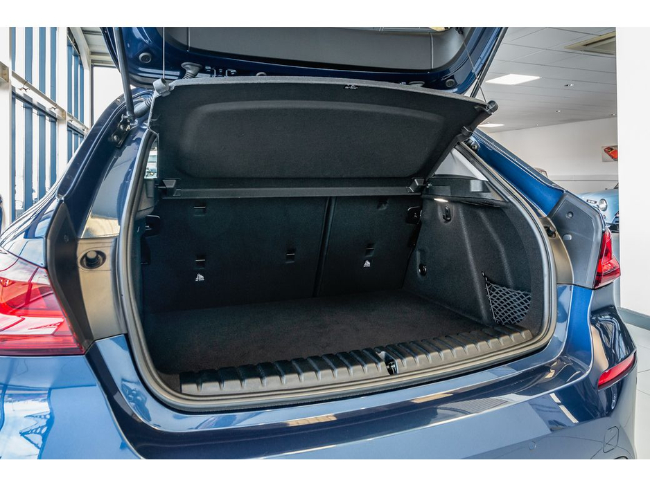 2022 BMW 1 Series - image 38