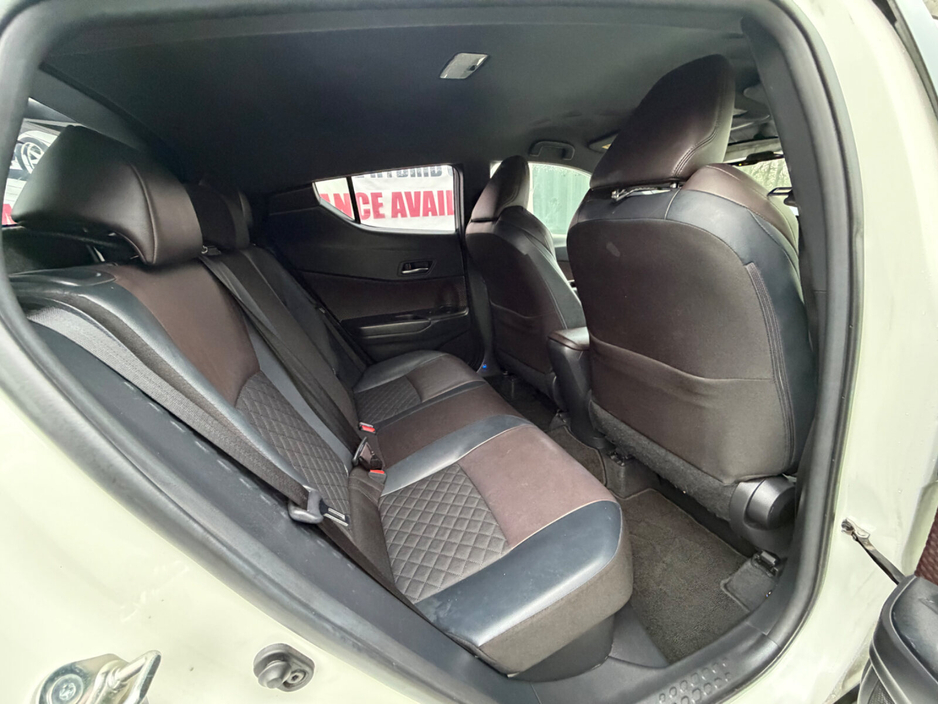 2018 Toyota C-HR 1.8 HYBRID SOL €19,500