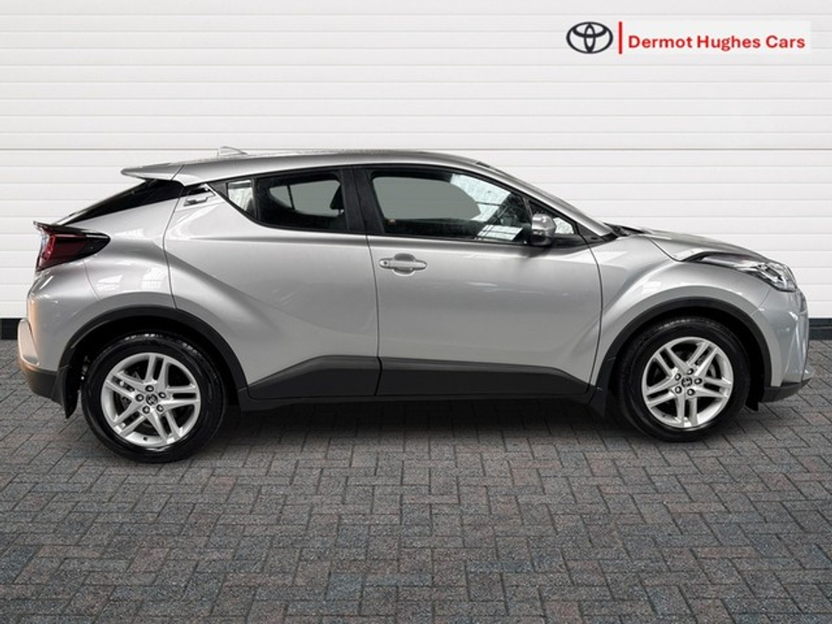 2023 Toyota C-HR - image 3