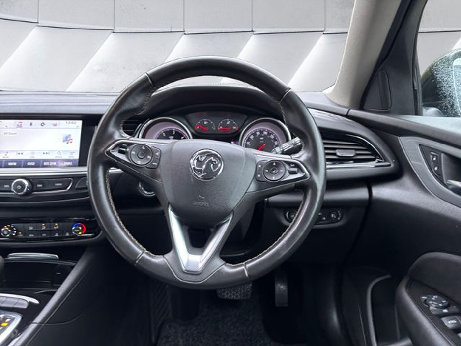2017 Vauxhall Insignia 1.6 Design NAV Turbo D 5DR Auto €10,495
