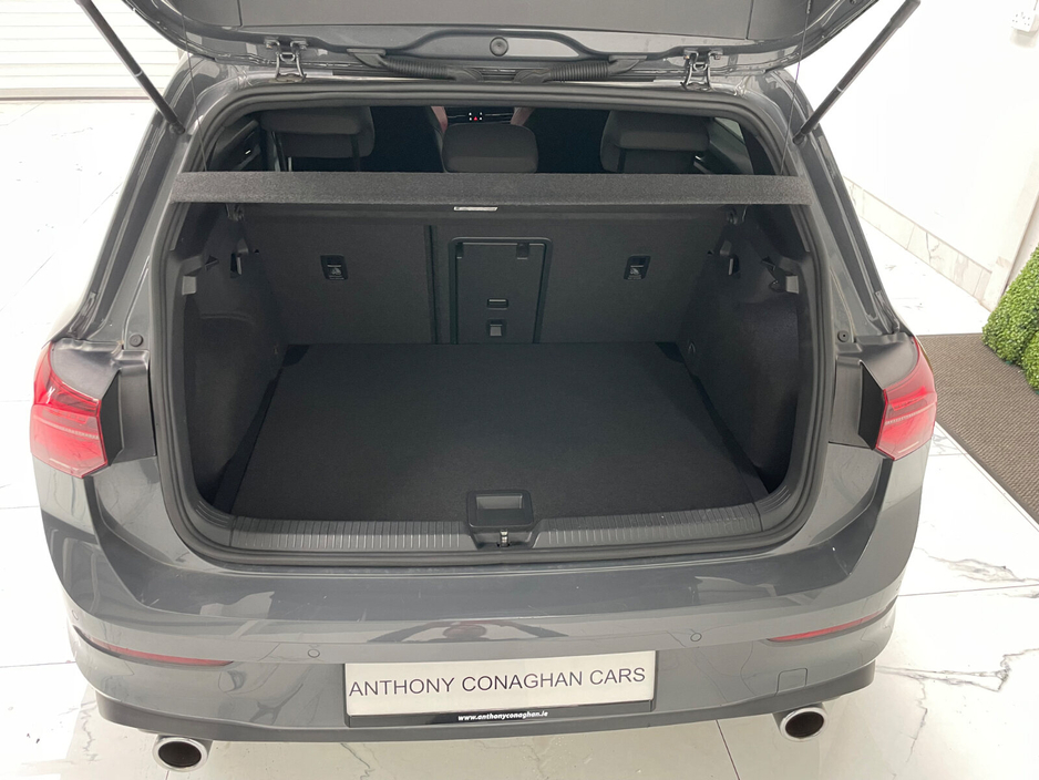 2022 Volkswagen Golf - image 3