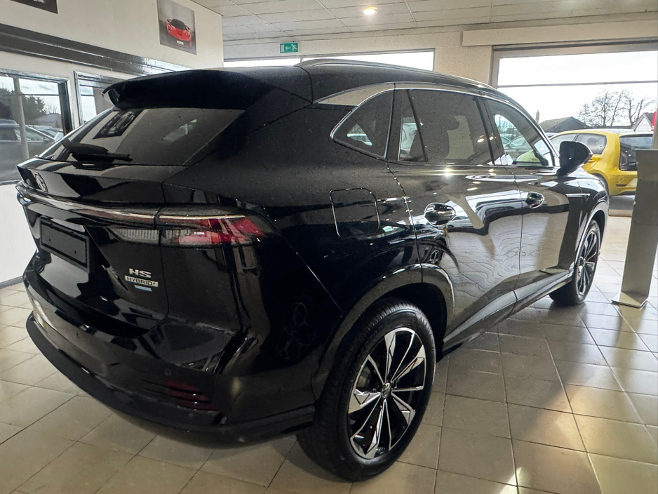 2025 MG HS - image 5