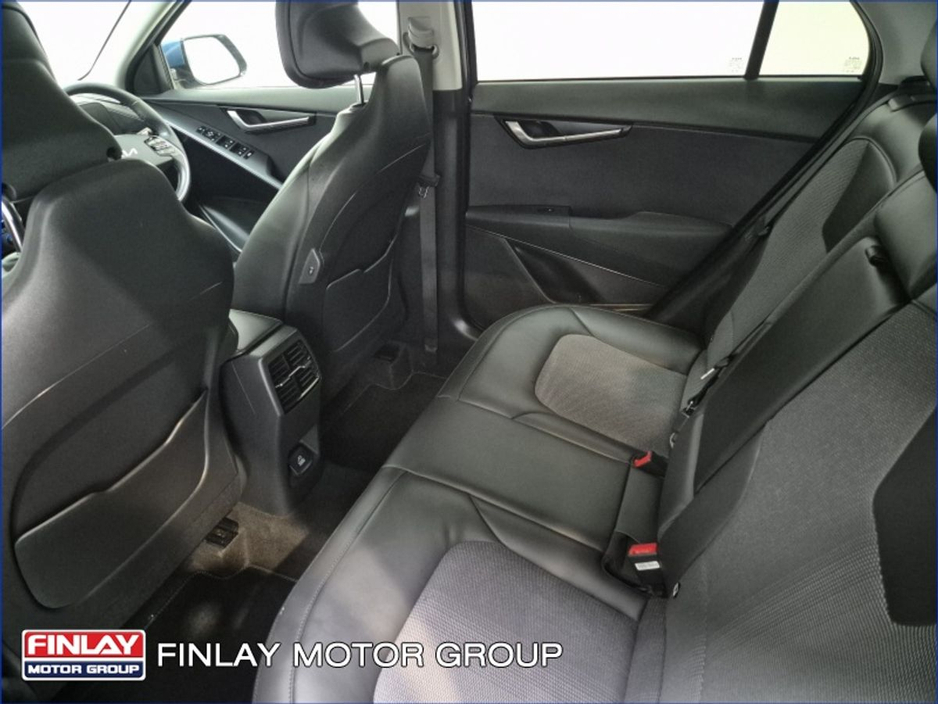 2023 Kia Niro - image 8