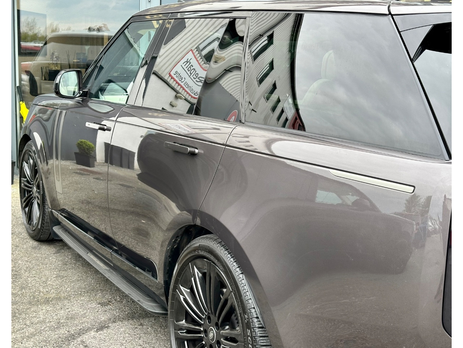 2024 Land Rover Range Rover - image 5