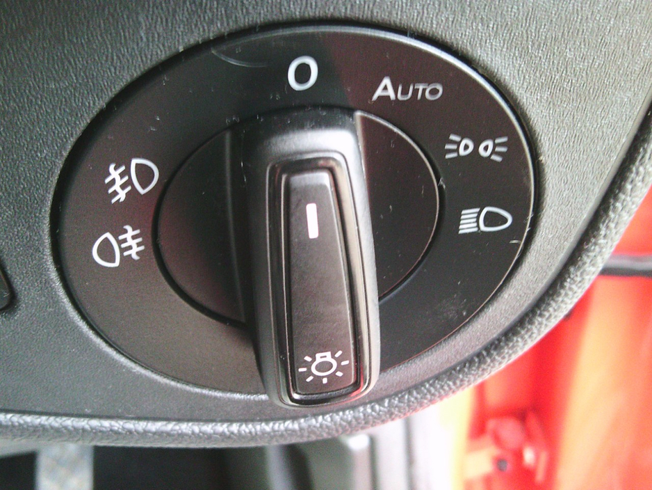 2019 Volkswagen Polo - image 8