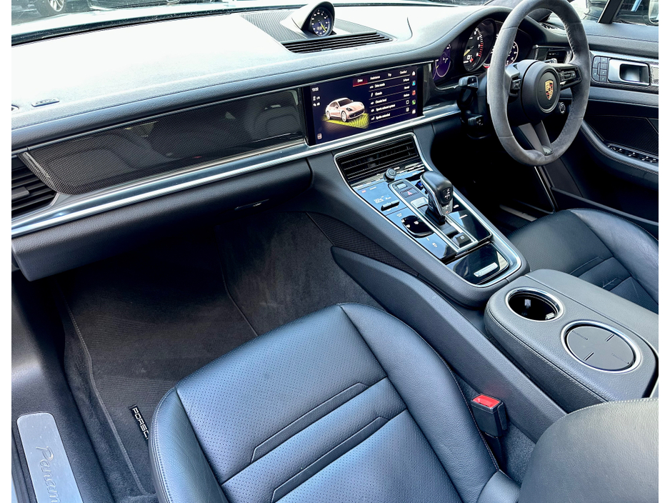 2022 Porsche Panamera 2+2 E-HY E-HYBRID CARBON TRIM €84,950