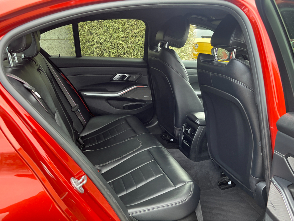 2019 BMW 3 Series - image 9