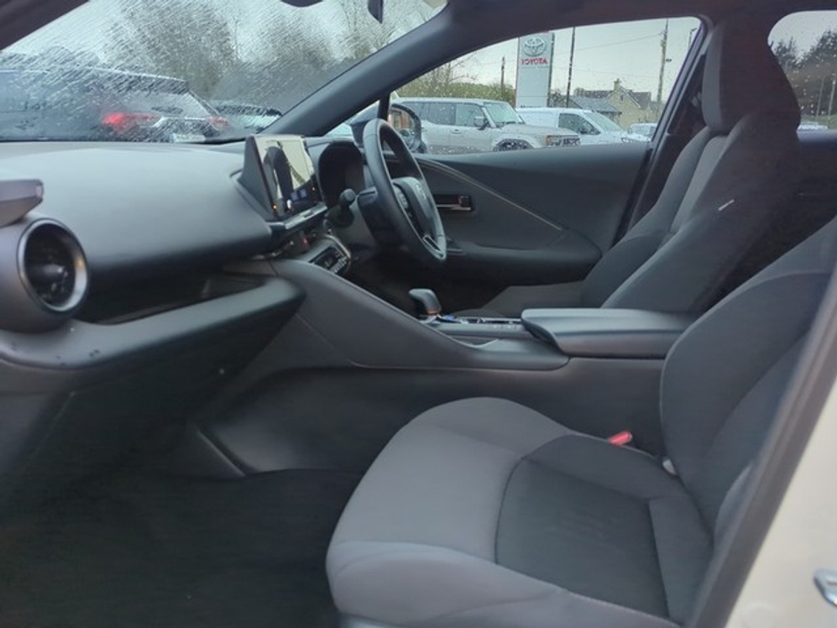 2025 Toyota C-HR - image 6